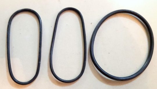Heathkit HW-100 SSB Transceiver Rubber Set Used - Image 2