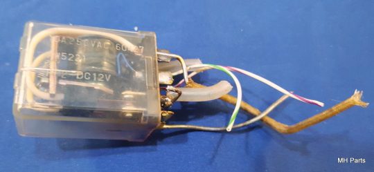 Yaesu FL-2100B Original Internal Relay AW 5221 Used