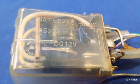 Yaesu FL-2100B Original Internal Relay AW 5221 Used - Image 2