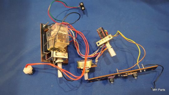 Kenwood VFO-820 Original + Relay Internal Pieces Used - Image 2