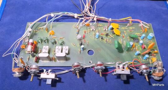 Swan SS-200A Original Full Board 038-061 Untested as a Part