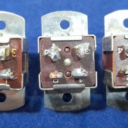 1 UND Yaesu FT-707 Original Original AC Connector Used 1 UND