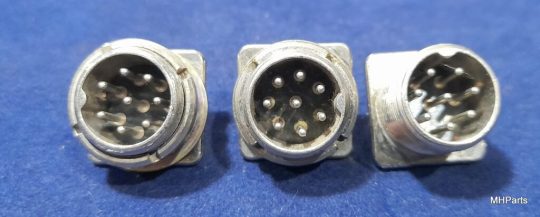 1 UND Yaesu FT-707 Original Microphone Connector Used