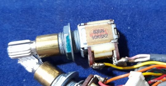 Yaesu FT-80C Original knobs 634N and 635N Used