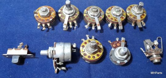 Reliant (Eldico) Transmiter T-104 Original Lot of Buttons Used