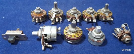 Reliant (Eldico) Transmiter T-104 Original Lot of Buttons Used