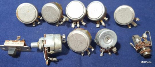 Reliant (Eldico) Transmiter T-104 Original Lot of Buttons Used