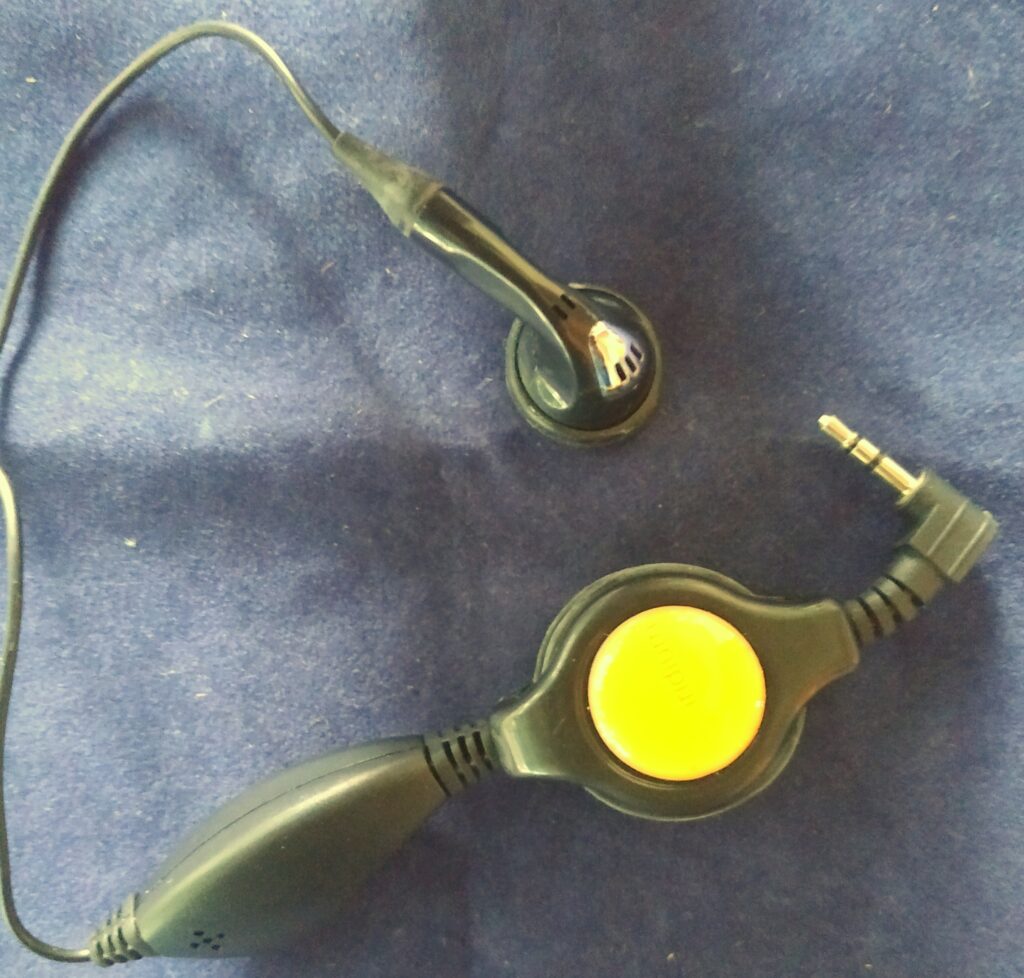 2 Und Original Iridium Retractable Hands-free Headphones HFHS0601 New