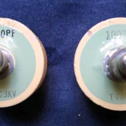 1 UND Yaesu FL-2100Z Original Doorknob RDA-30 1000 PF 3 KV Used