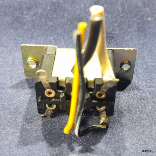 Kenwood R-599S Original Power Switch MS-031-032 Used - Image 2