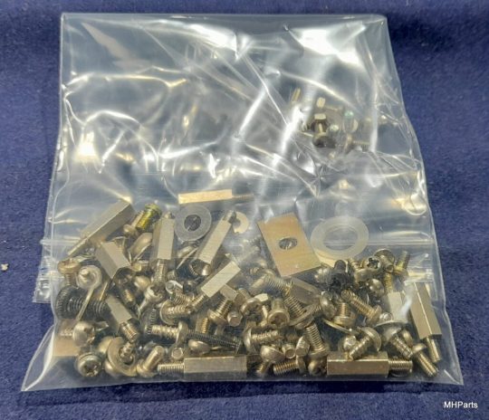 Kenwood R-599S Original Screws Used