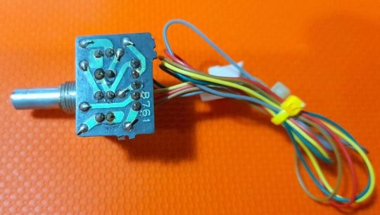 Icom IC-751A Originall Switch B761 Used - Image 2
