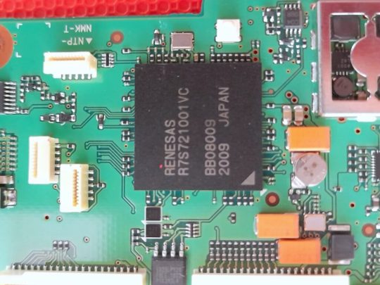 Icom IC-705 Scarce Original Main Unit B-8984H Used For Parts Defective As Is - Image 3