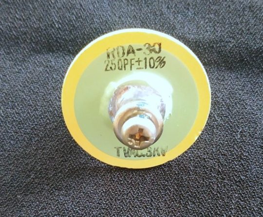 Yaesu FL-2100B Original Doorknob BDA-30 250 PF 3 KV Used