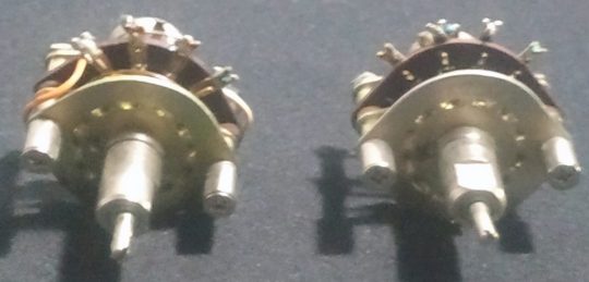 Yaesu FTDX-400 Original Pair Kojima Knobs We Ship Worlwide