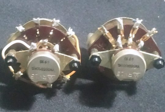 Yaesu FTDX-400 Original Pair Kojima Knobs We Ship Worlwide - Image 3
