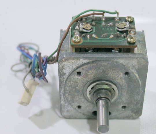 Icom IC-720A Original Encoder 409A #2 Used We Ship Worlwide - Image 4