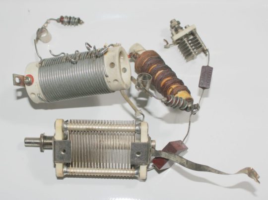 Yaesu FT-101E Original Condenser Coil Part Used We Ship Worlwide - Image 2