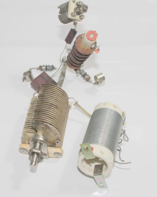 Yaesu FT-101E Original Condenser Coil Part Used We Ship Worlwide - Image 4