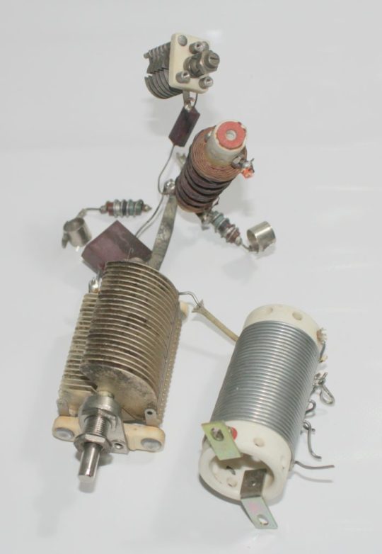 Yaesu FT-101E Original Condenser Coil Part Used We Ship Worlwide - Image 5