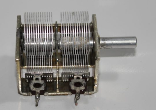 Yaesu FT-101E Original Internal Variable Used We Ship Worlwide - Image 2