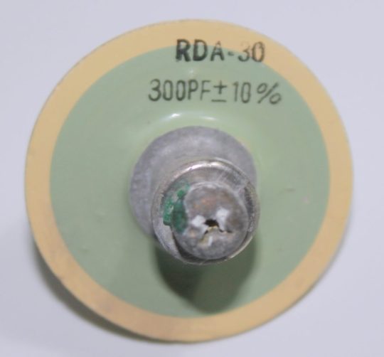 Yaesu FL-2100B Original Doorknob 300pf 3kv Used #2 We Ship Worlwide