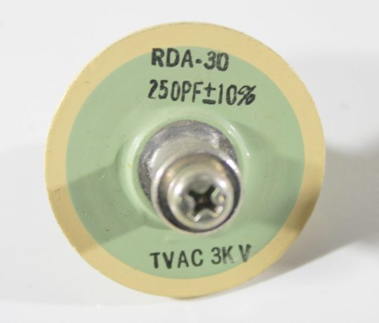 Yaesu FL-2100F Original Doorknob RDA-30 250PF 10% 3 KV Used Ship Worlwide