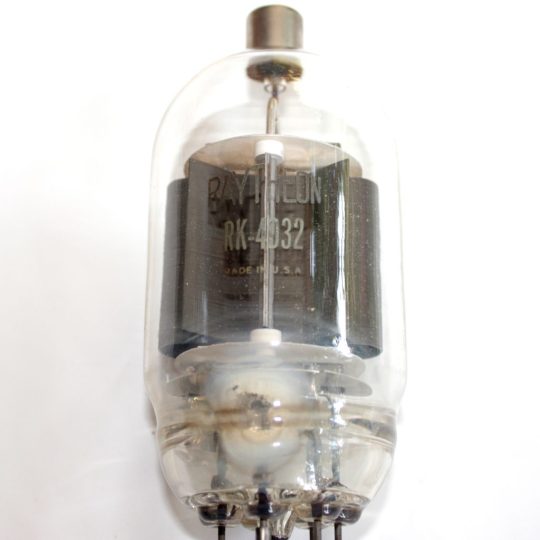 B2P 1 UND RAYTHEON RK-4D32 TRANSMITTING TUBE  Used We Ship Worlwide - Image 2