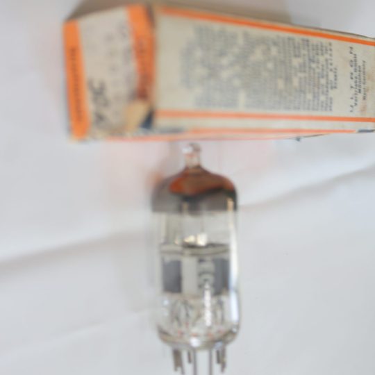 B16P  Lot 2 Tubes 7543 / ECC138 NOS We Ship Worlwide