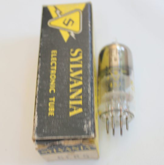B18P 1 Unit TUBE SYLVANIA 6ER8 NOS We Ship Worlwide