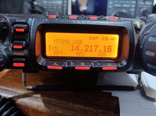 Yaesu FT-857 Original LCD Display 009840C Board We Ship Worlwide - Image 4
