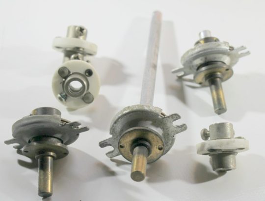 Yaesu FT-101E Original Internal Gear Used We Ship Worlwide - Image 2
