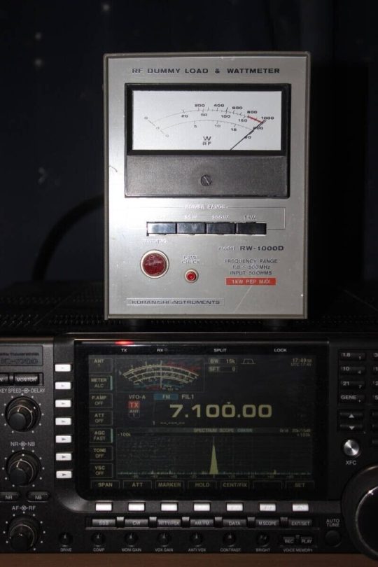 ICOM IC-7700 Transceiver 200W  Used WE Ship FREE WW - Image 2