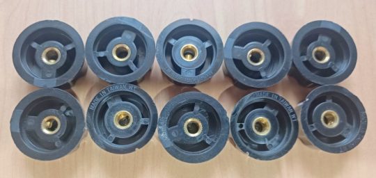 Ham Radio Knobs 4 Units Size 33mm x 6mm  Used We Ship Worlwide - Image 2