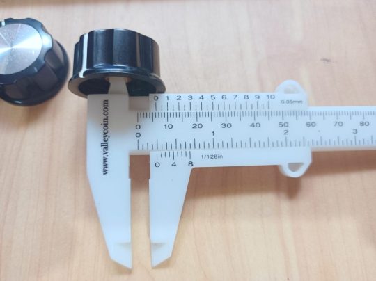Ham Radio Knobs 4 Units Size 33mm x 6mm  Used We Ship Worlwide - Image 3