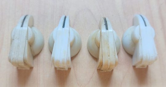 Ham Radio White 4 Units Knobs Size 3cms x 6mm Used We Ship Worlwide