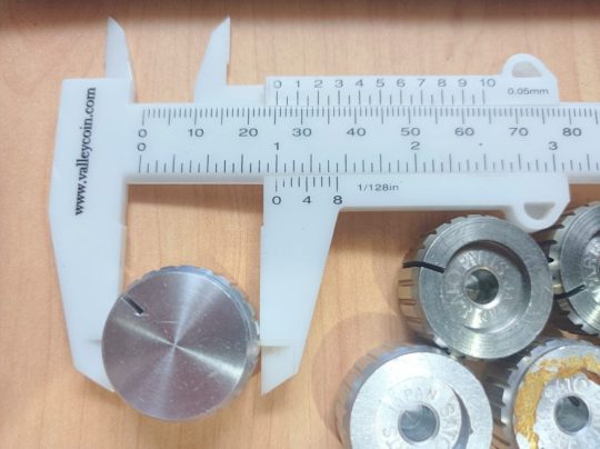 Ham Radio Sato 7 units Knobs Size 25mm x 6mm Used We Ship Worlwide - Image 5