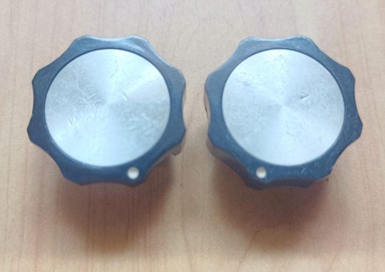Ham Radio 2 Units Knobs Size 21mm x 6mm Used We Ship Worlwide