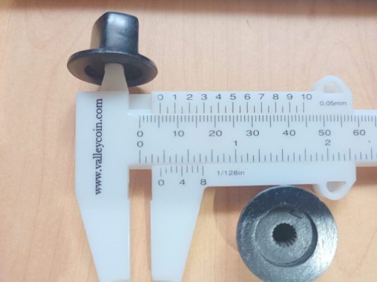 Ham Radio 2 Units Knobs Size 24mm x 6mm  Used We Ship Worlwide - Image 4