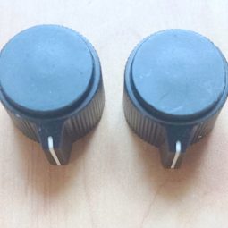 Ham Radio 2 Units Knobs Size 19mm x 6mm Used We Ship Worlwide