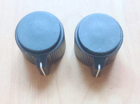 Ham Radio 2 Units Knobs Size 19mm x 6mm Used We Ship Worlwide