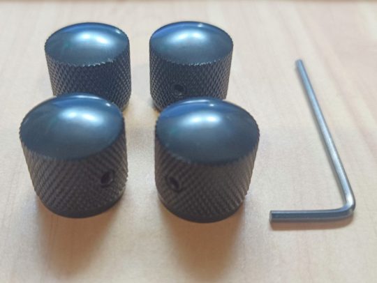 Ham Radio Metalic Black Set 4 Knobs Size 13mm x 6mm Used We Ship Worlwide