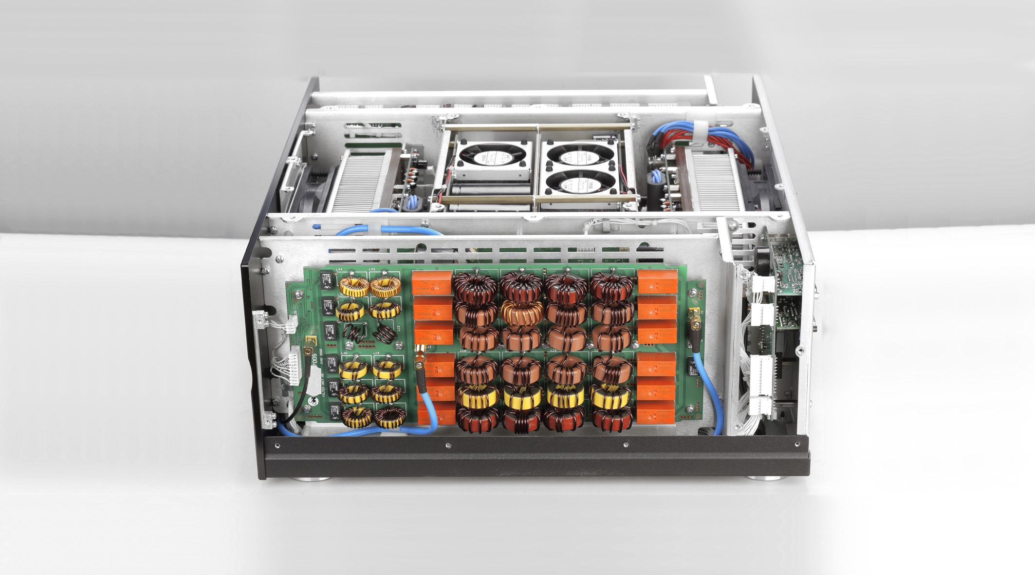 ACOM 2020S | Solid-State 1.8-54 MHz Linear Amplifier - Image 4