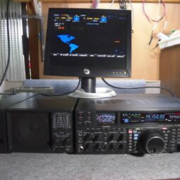 Yaesu FT-2000 + DMU-2000+SP-2000 HF 100W All-Mode Transceiver