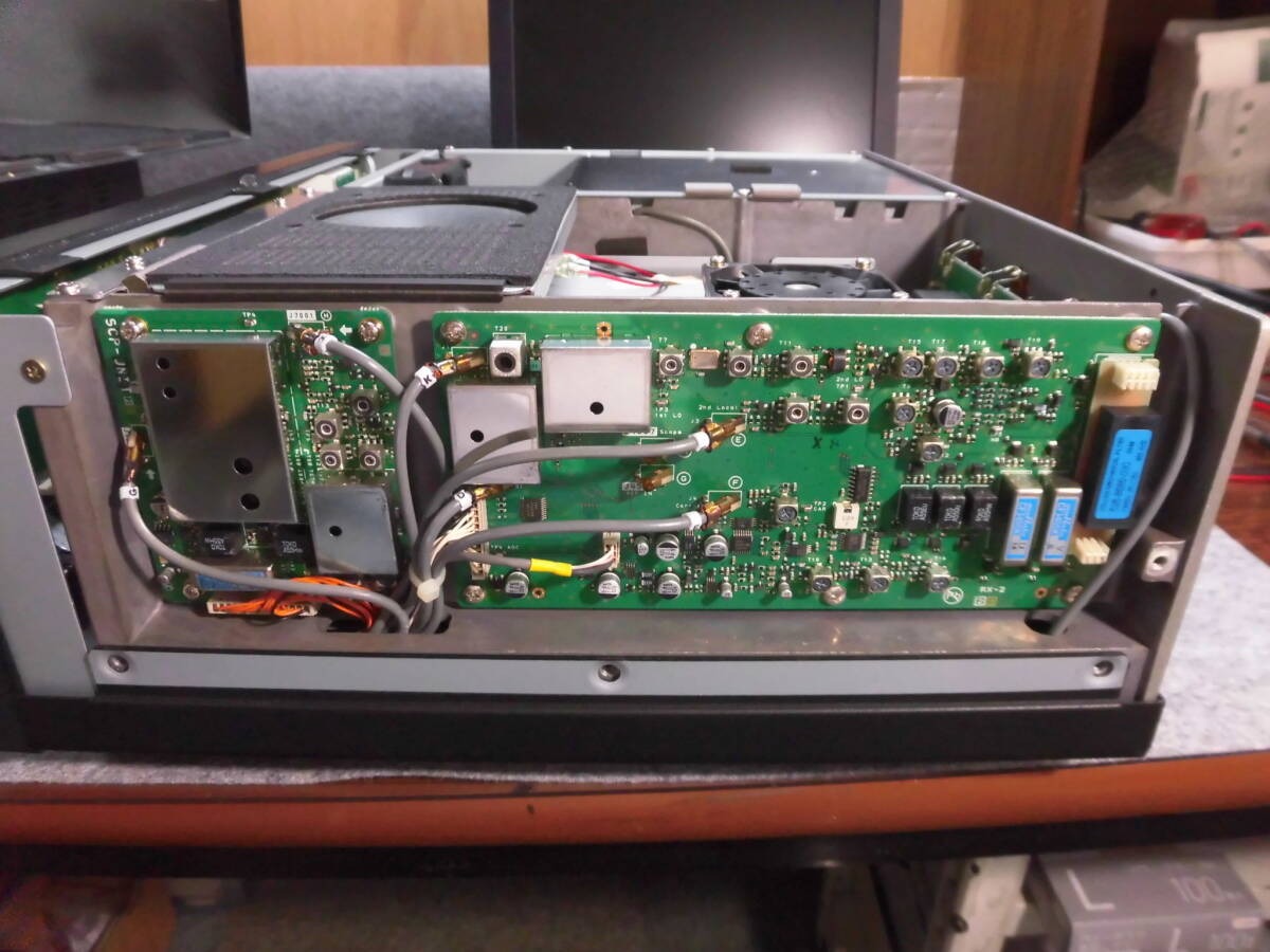 Yaesu FT-2000 + DMU-2000+SP-2000 HF 100W All-Mode Transceiver - Image 8